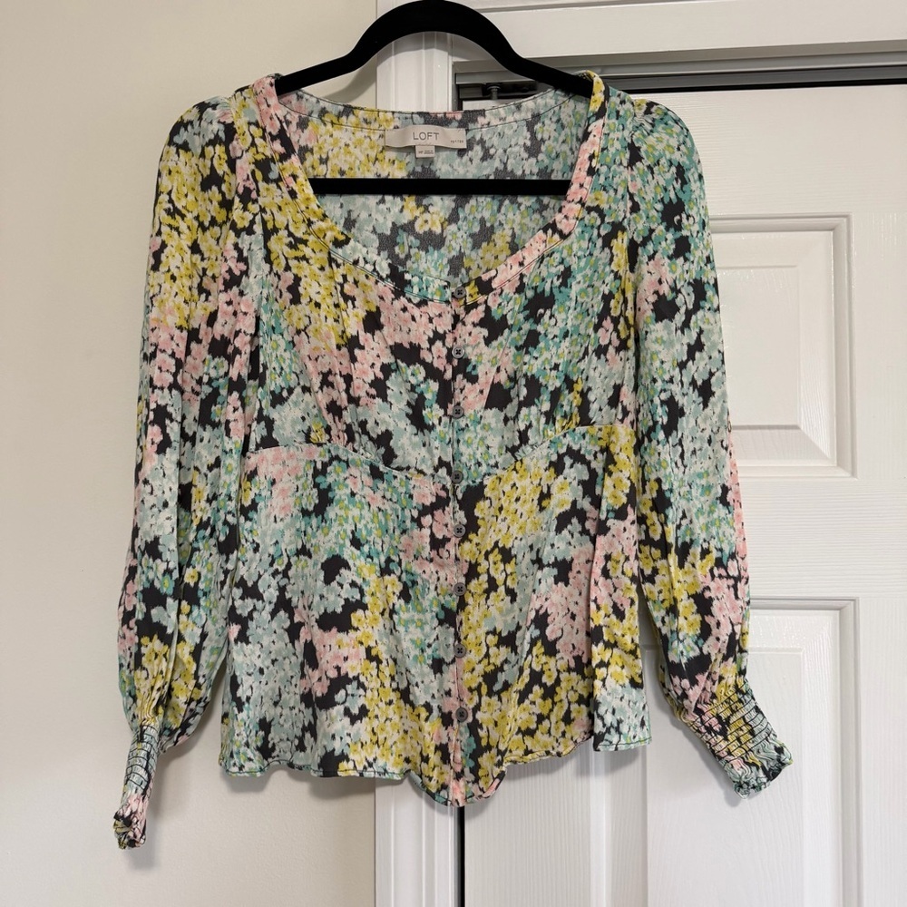 LOFT Pink Yellow Blue Floral Long Sleeve Scoop Neck Blouse Size Medium Petite